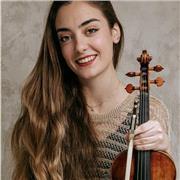 Violinista graduada en interpretación musical y Máster en investigación e interpretación musical, con cuatro años de experiencia.